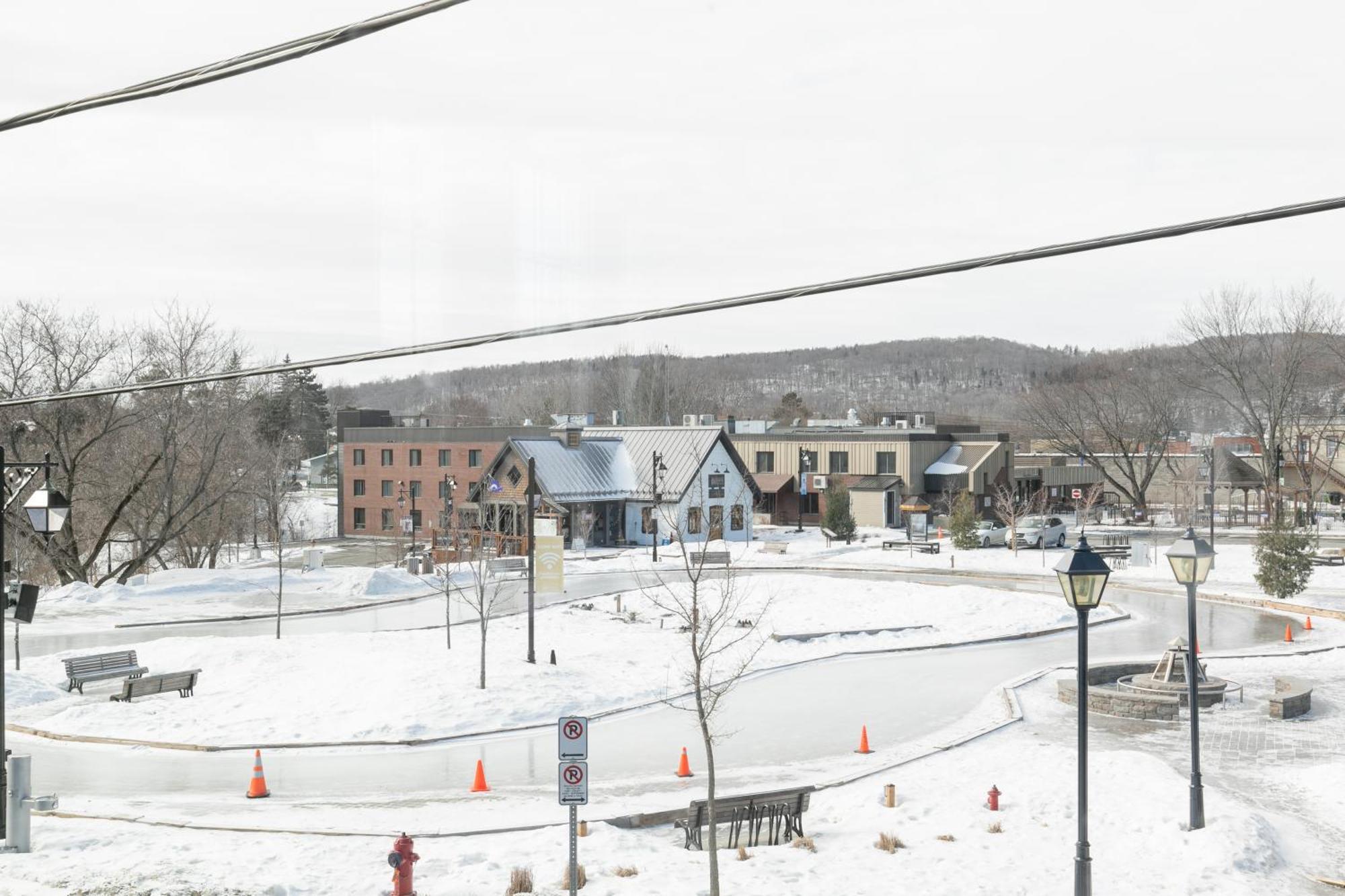 Appartement #Le80Ies - Downtown Rooftop - Free Shuttle To Ski Mountain à Mont-Tremblant Extérieur photo